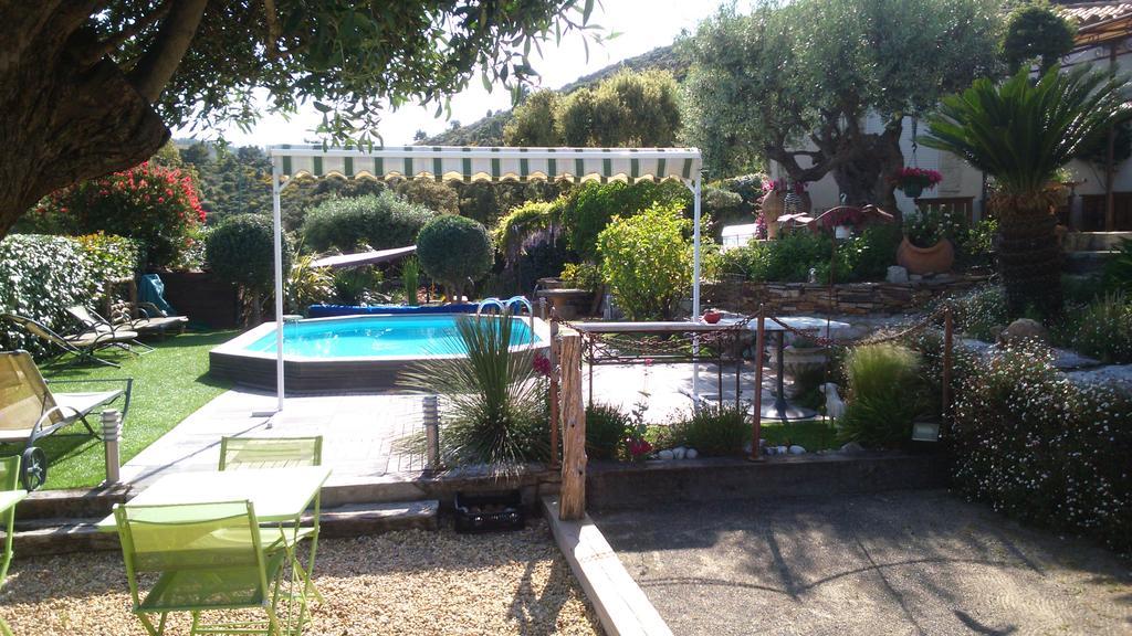 Table De Fred Otel Le Plan-de-la-Tour Dış mekan fotoğraf