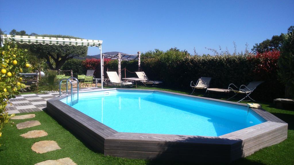Table De Fred Otel Le Plan-de-la-Tour Dış mekan fotoğraf